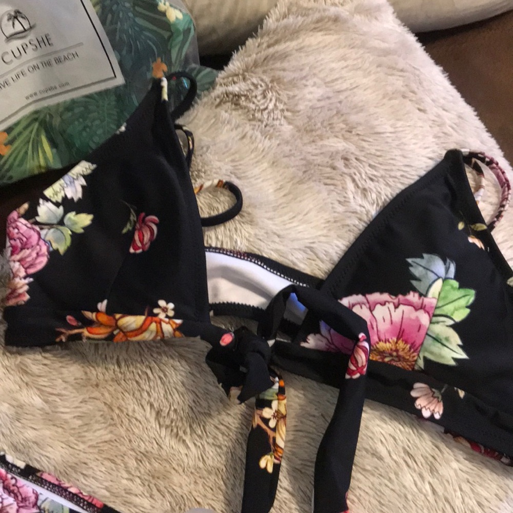 CUPSHE Bikini - Picture 2 of 7